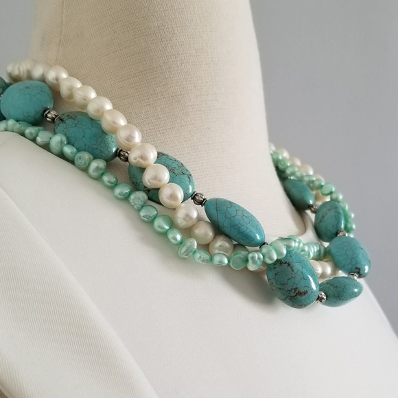 Elegant Turquoise and Pearl Necklace - Picture 1 of 1